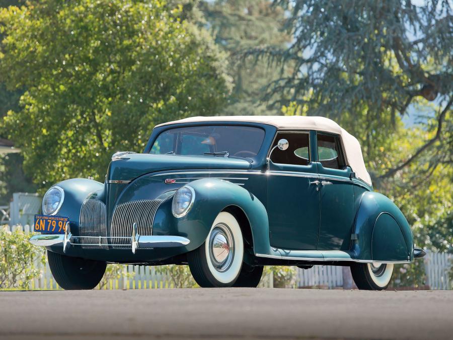  Lincoln Zephyr Convertible Sedan 1939 года  (фото 17 из 22)